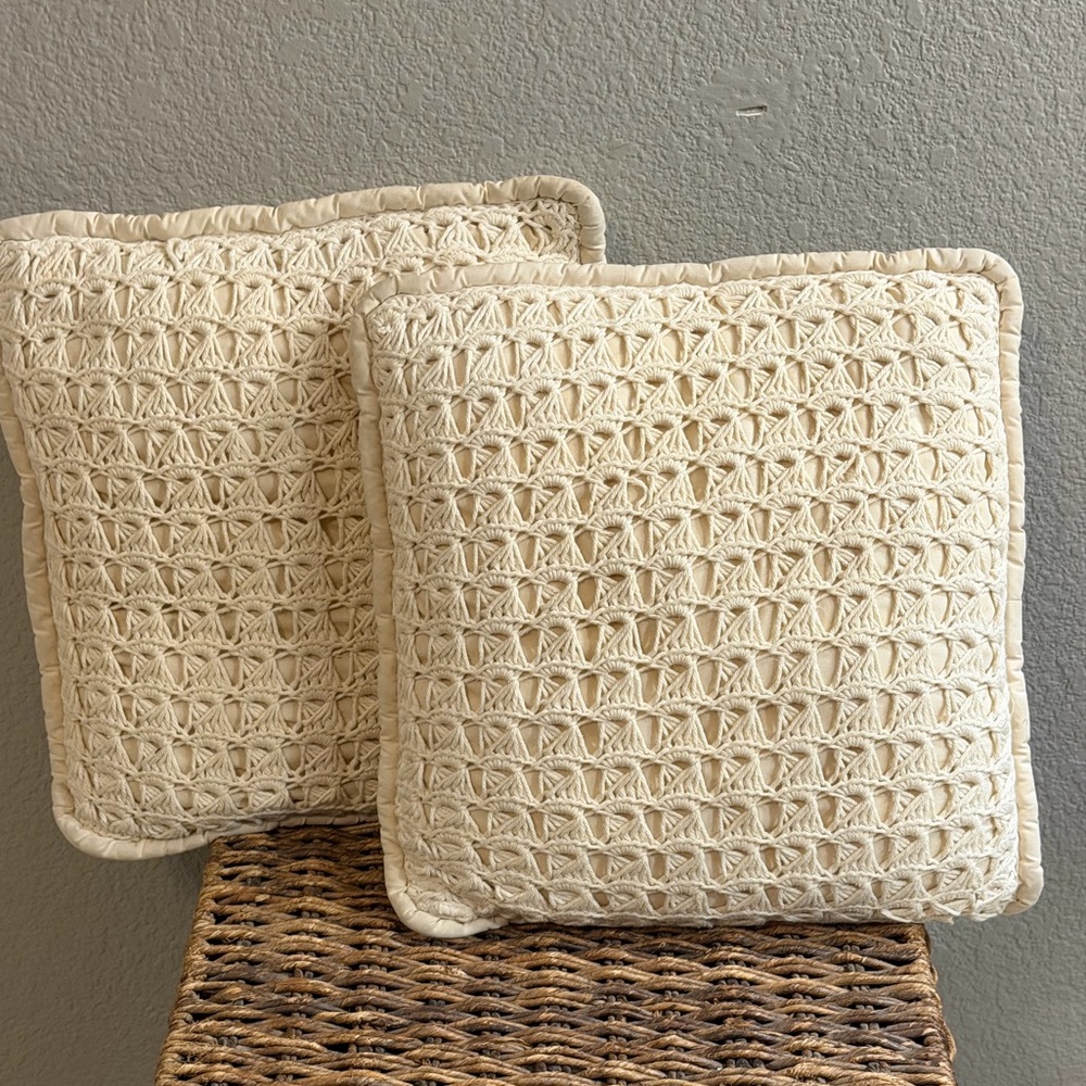 2  Vtg Ivory Macramé Pillows, Boho, Bohemian, Throw pillow, Farm House, Cottage